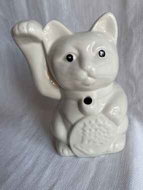 Japanese Maneki Neko "Lucky Cat"